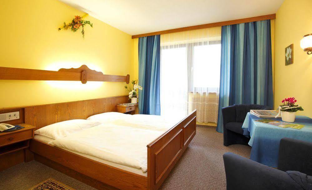 Hotel Boehmerwaldhof Ульрихсберг Экстерьер фото